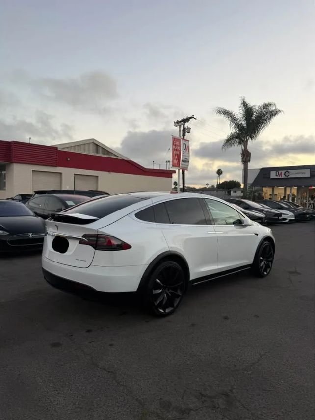 Suv in Costa Mesa, CA, United States 5 - 18972067