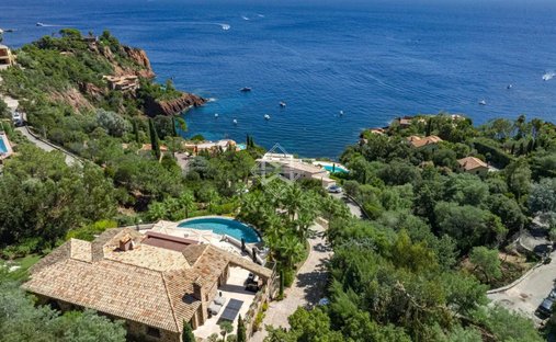 Villa in Théoule-sur-Mer, Provence-Alpes-Côte d'Azur, France 1