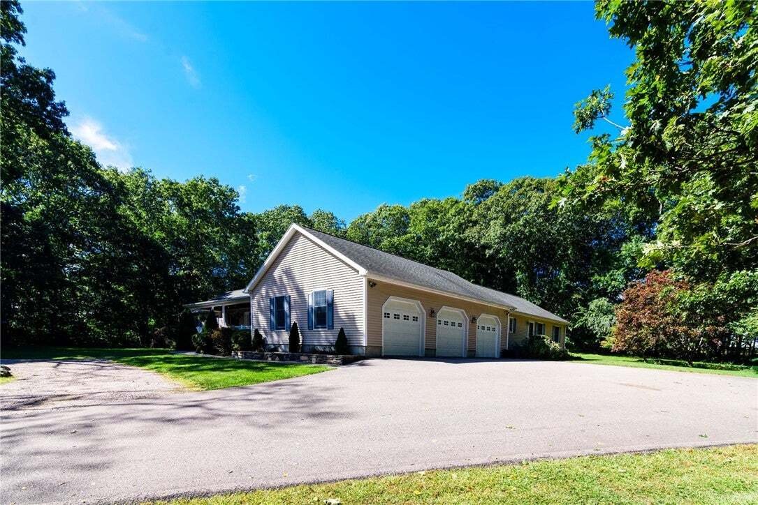 House in Westerly, Rhode Island, United States 3 - 18969423