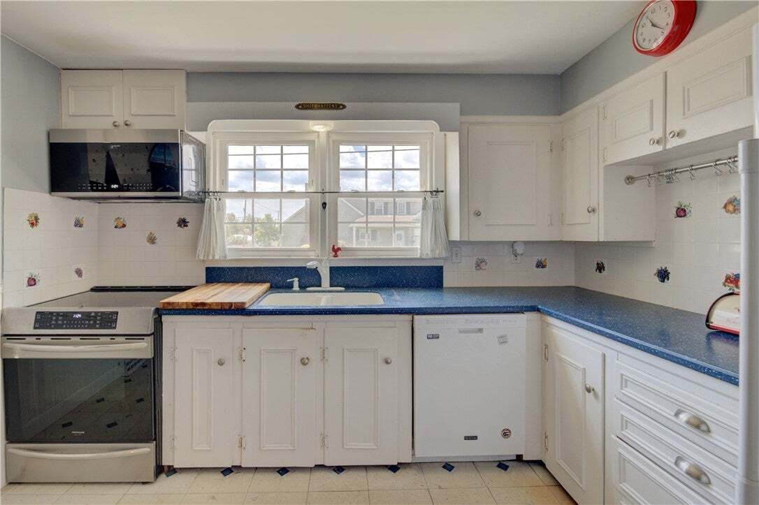 House in Middletown, Rhode Island, United States 3 - 18978997