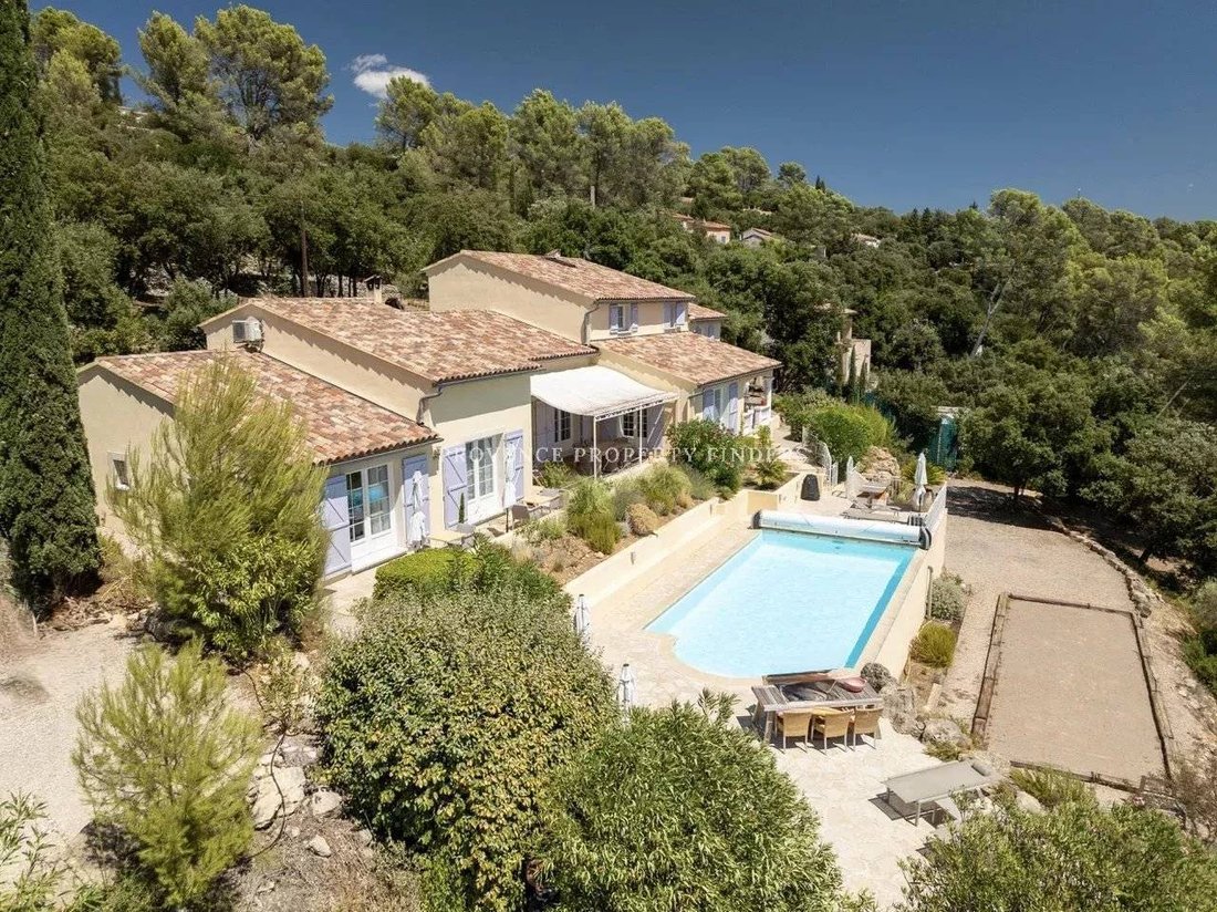 House in Entrecasteaux, Provence-Alpes-Côte d'Azur, France 2 - 16913227