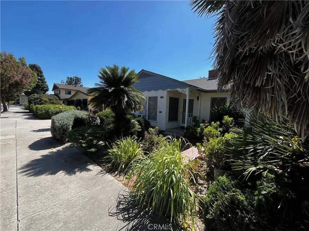 Downey, California, United States 4 - 18970622
