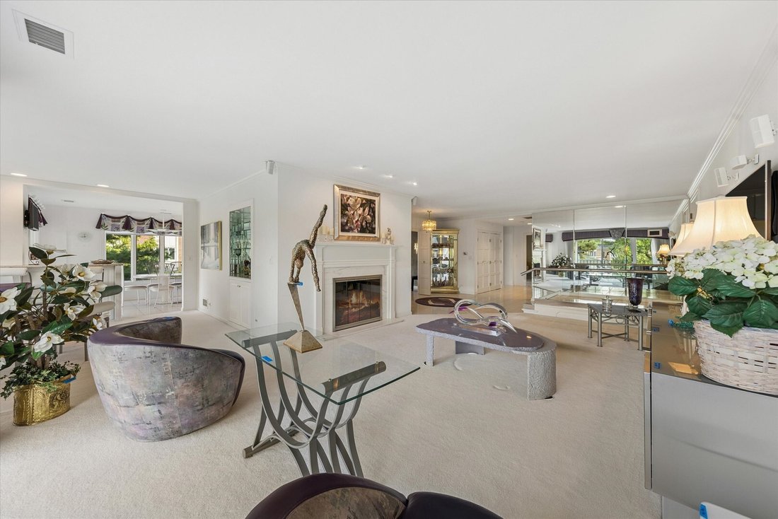 Condo in Oak Brook, Illinois, United States 5 - 18975028