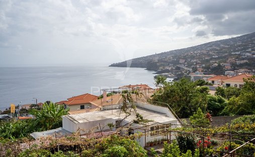 House in Santa Cruz, Madeira, Portugal 1