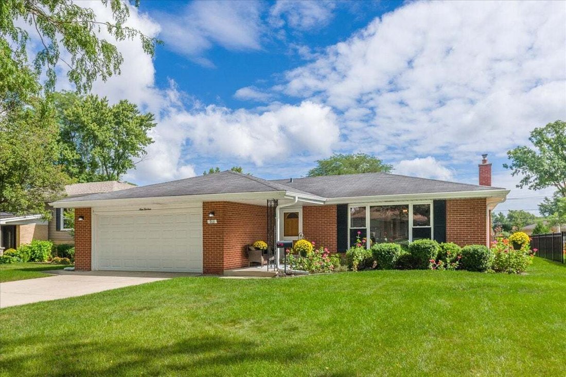 House in Mount Prospect, Illinois, United States 1 - 18970217