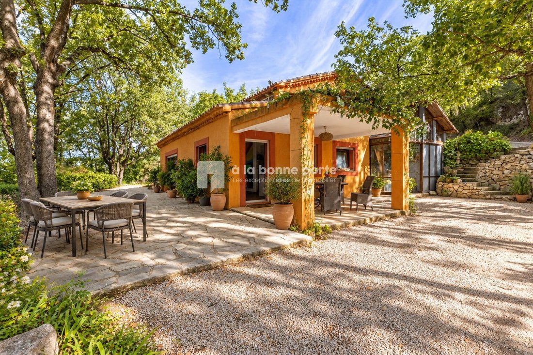 Villa in Le Puy-Sainte-Réparade, Provence-Alpes-Côte d'Azur, France 2 - 18965951