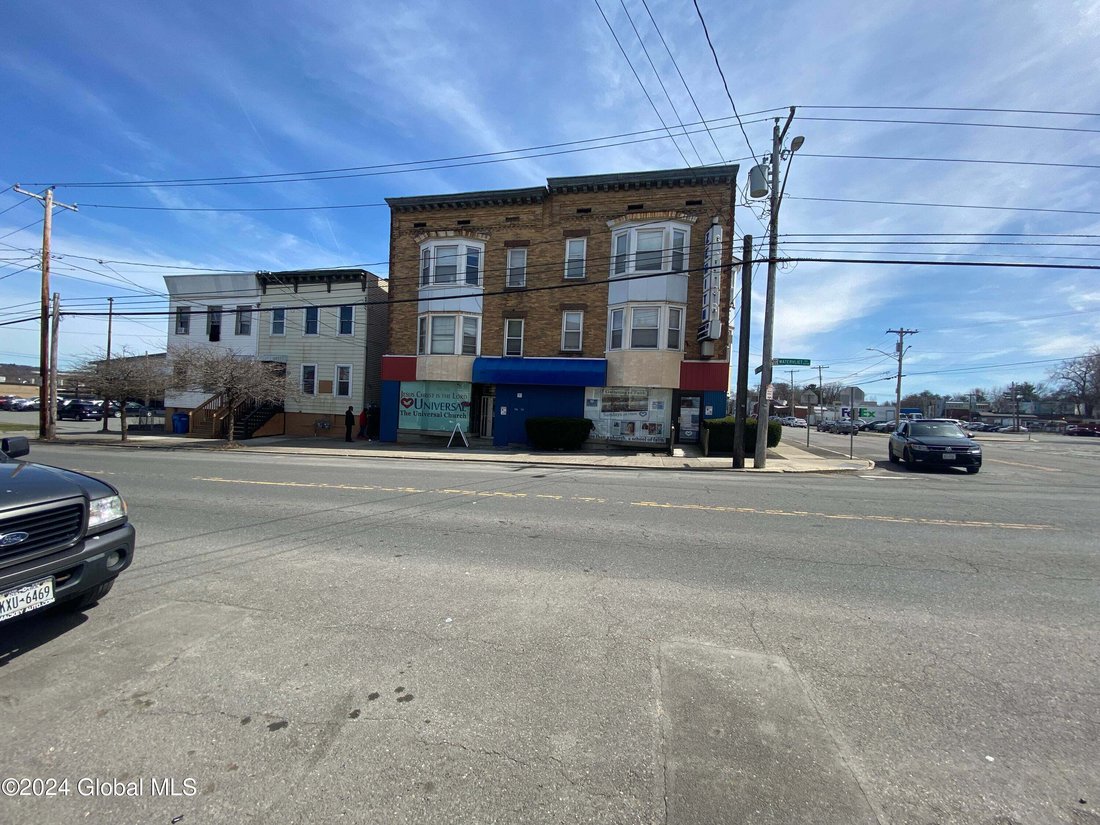 Albany, New York, United States 4 - 18968870