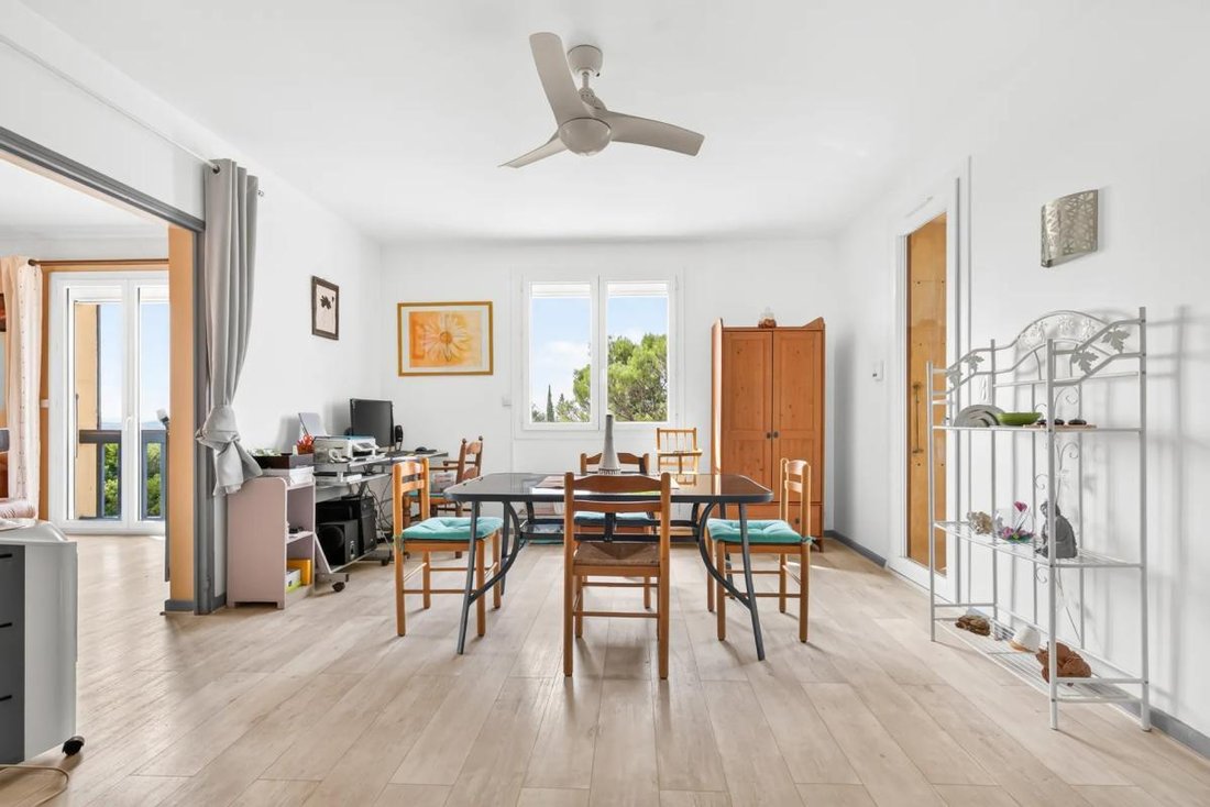 House in Châteauneuf-de-Gadagne, Provence-Alpes-Côte d'Azur, France 3 - 18971036