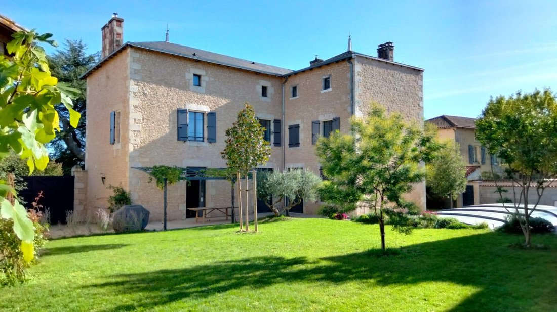 Casa en Usson-du-Poitou, Nueva Aquitania, Francia 1 - 18969364