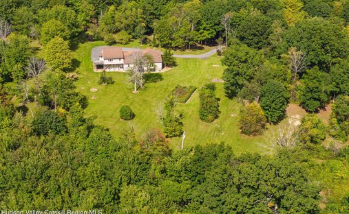 House in Hollowville, New York, United States 1