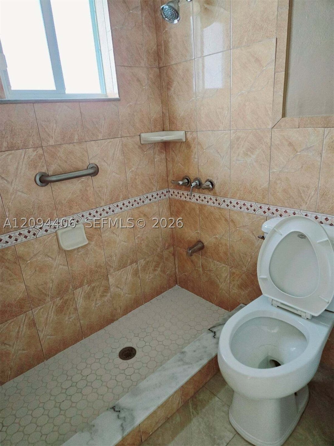 Hialeah, Florida, United States 2 - 18965358