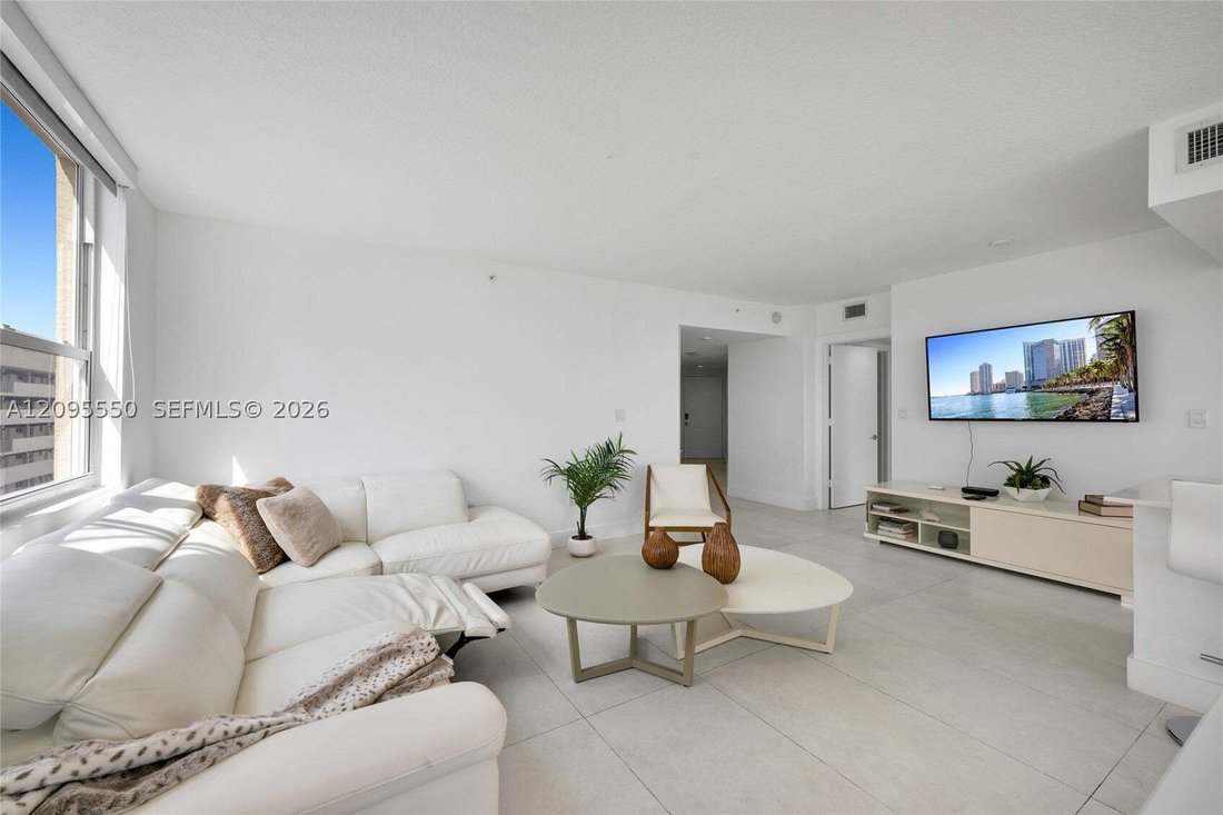 Condo in Hallandale Beach, Florida, United States 5 - 18965341