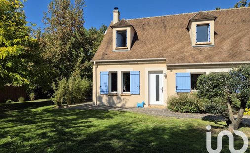 House in La Celle-les-Bordes, Ile-de-France, France 1