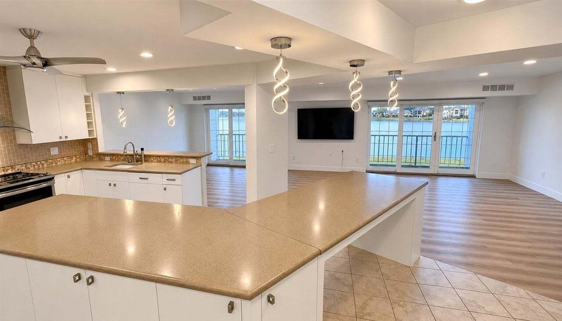 Condo in Keego Harbor, Michigan, United States 3 - 18979028