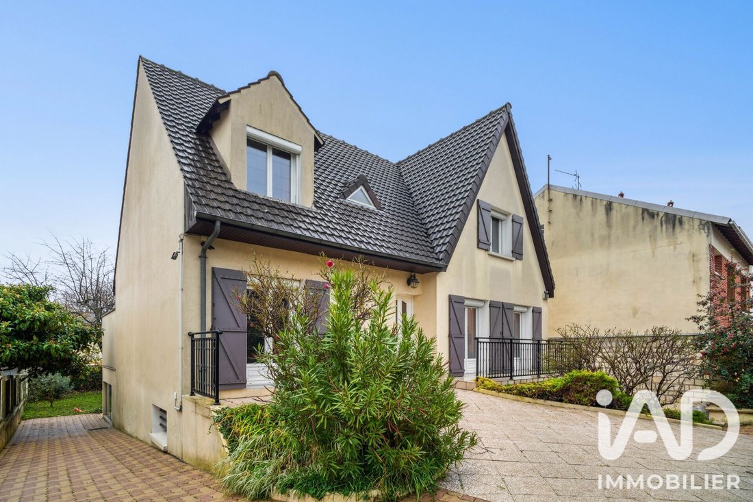 House in Vitry-sur-Seine, Ile-de-France, France 2 - 18979980
