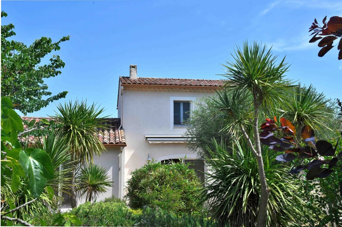 Finca en Uzès, Occitania, Francia 3 - 18929074