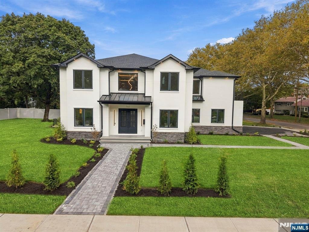 House in Paramus, New Jersey, United States 3 - 18979906