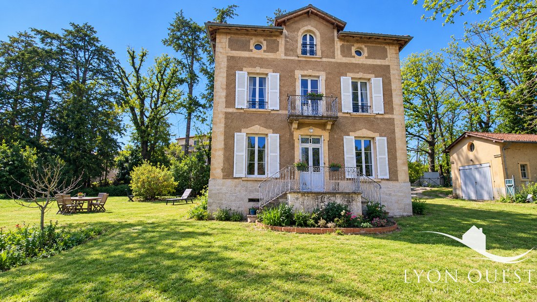 House in Charbonnieres-les-Bains, Auvergne-Rhône-Alpes, France 1 - 16334360