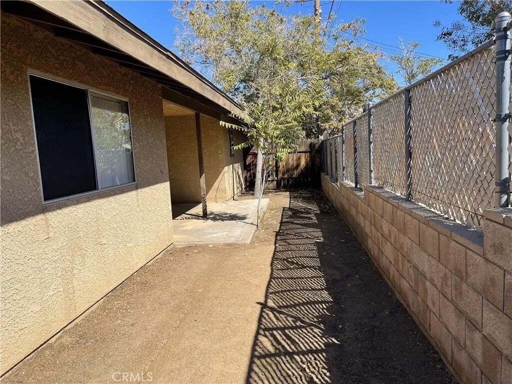 Yucca Valley, California, United States 5 - 18977663