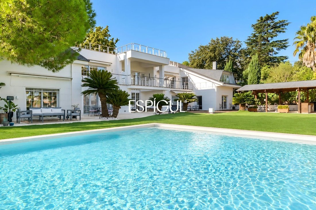 Villa in Sant Cugat del Valles, Catalonia, Spain 1 - 18964769