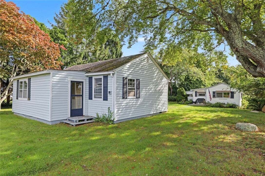 Charlestown, Rhode Island, United States 1 - 18964650