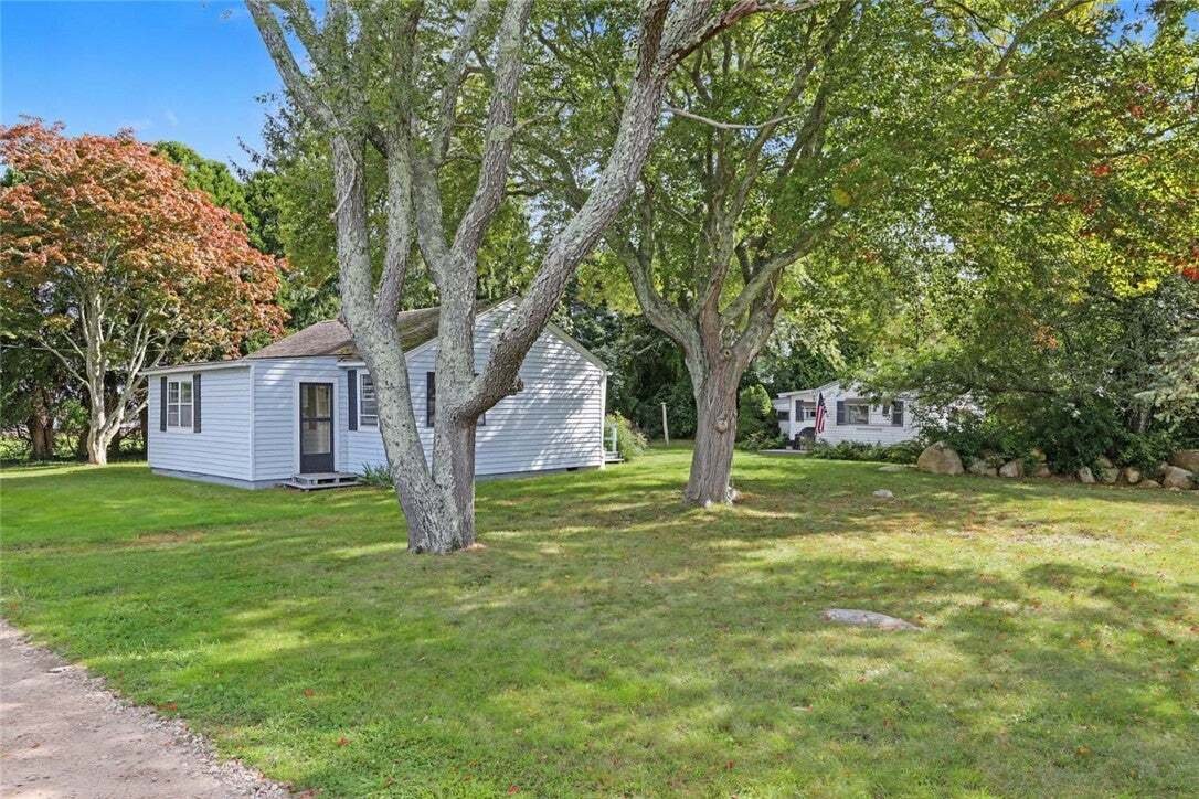 Charlestown, Rhode Island, United States 4 - 18964650