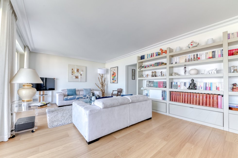 Apartment in Champvert-Point du Jour-Saint Irénée, Lyon 5e Arrondissement, Lyon 5 - 17480665