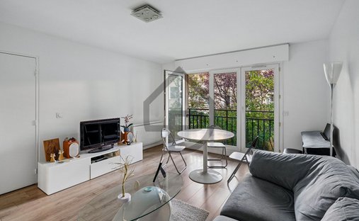 Apartment in Lorette-Martyrs, Paris 9e Arrondissement, Paris 1