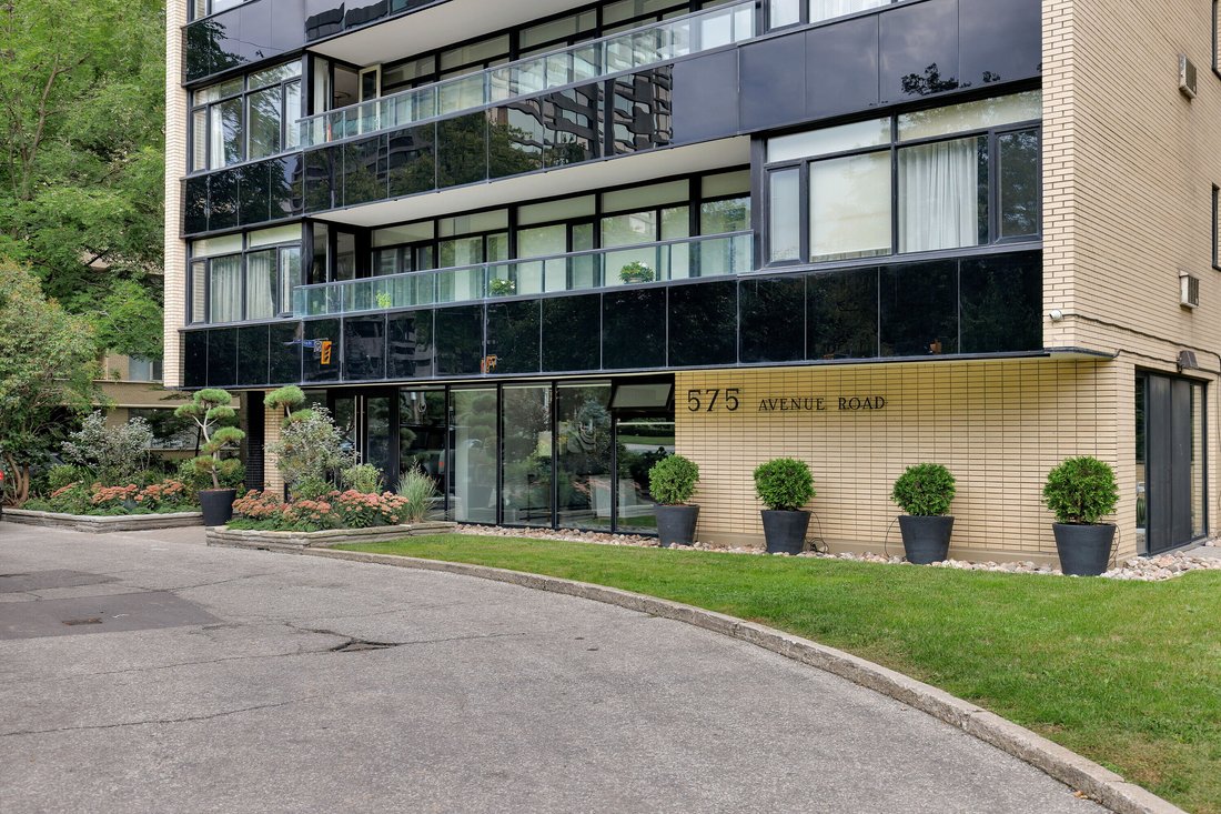Condo in Toronto, Ontario, Canada 3 - 18974400