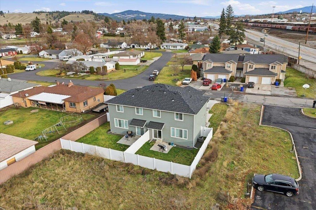 Millwood, Washington, United States 2 - 18978905