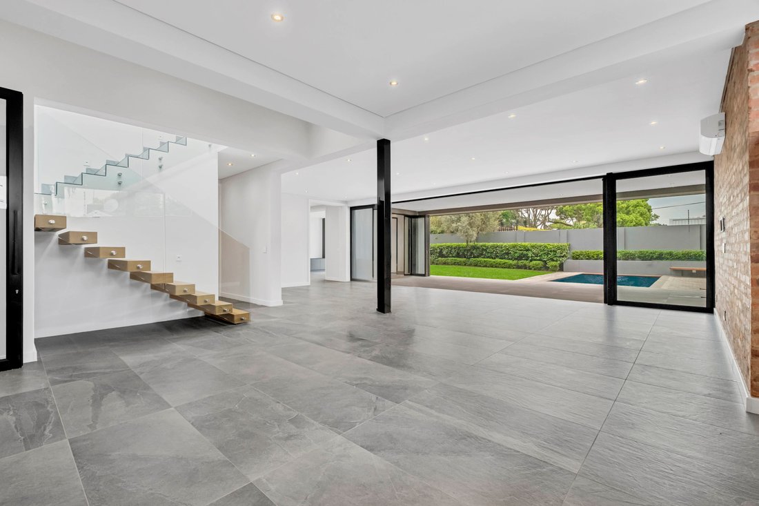 House in Illovo, Sandton, Gauteng 2 - 18972744