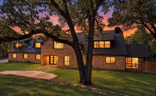 House in Arlington, Texas, United States 1