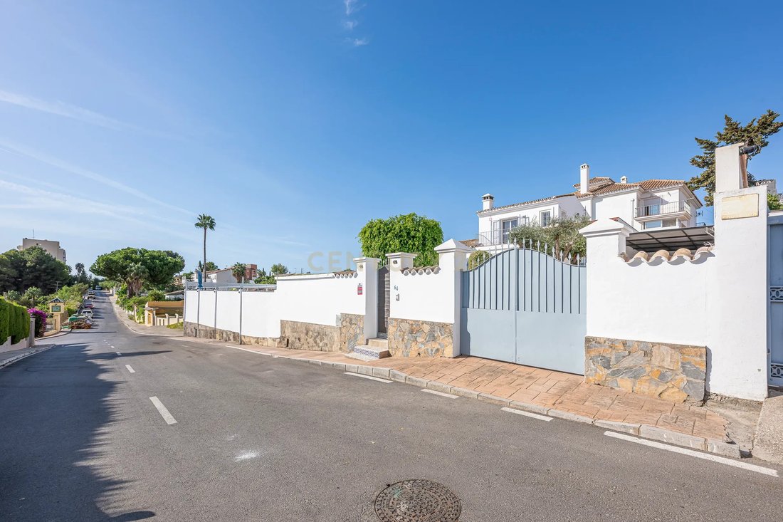 Villa in Estepona, Andalusia, Spain 2 - 18978002