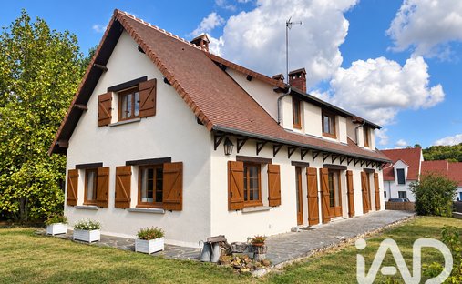 House in Saint-Léger-en-Yvelines, Ile-de-France, France 1