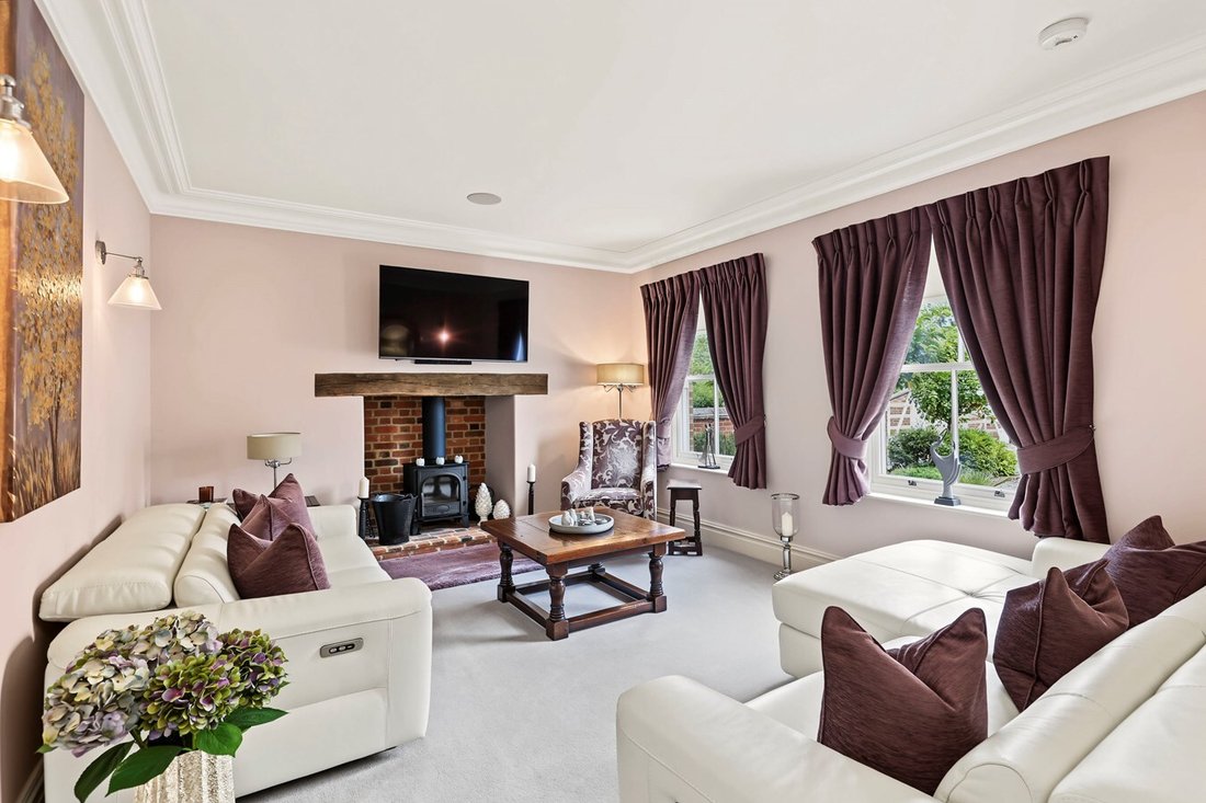House in Hertfordshire, England 2 - 18974255