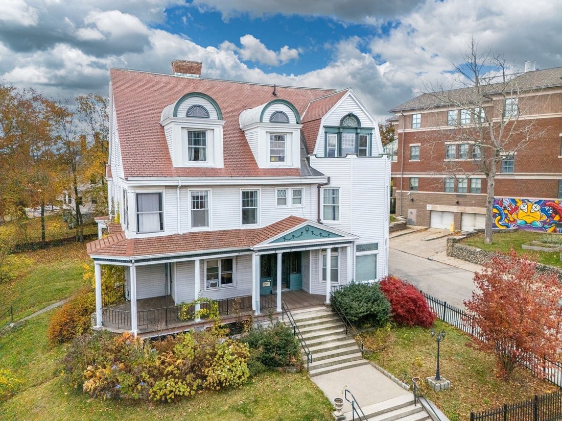 Worcester, Massachusetts, United States 2 - 18982084