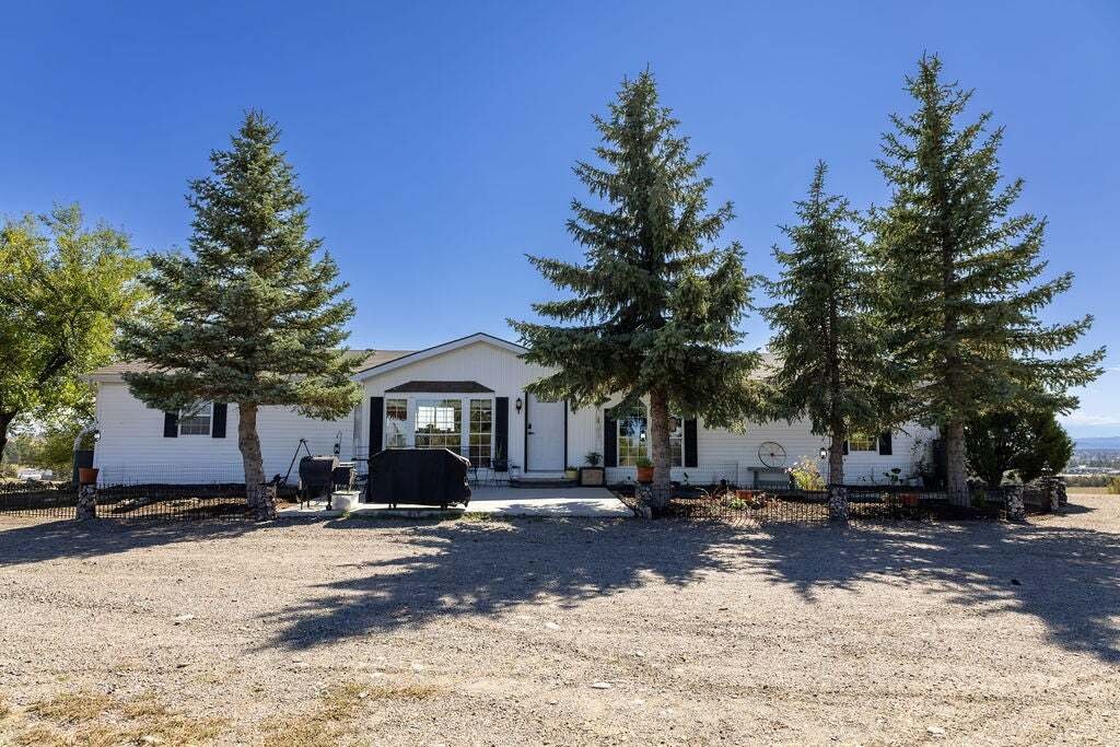 Laurel, Montana, United States 1 - 18970680