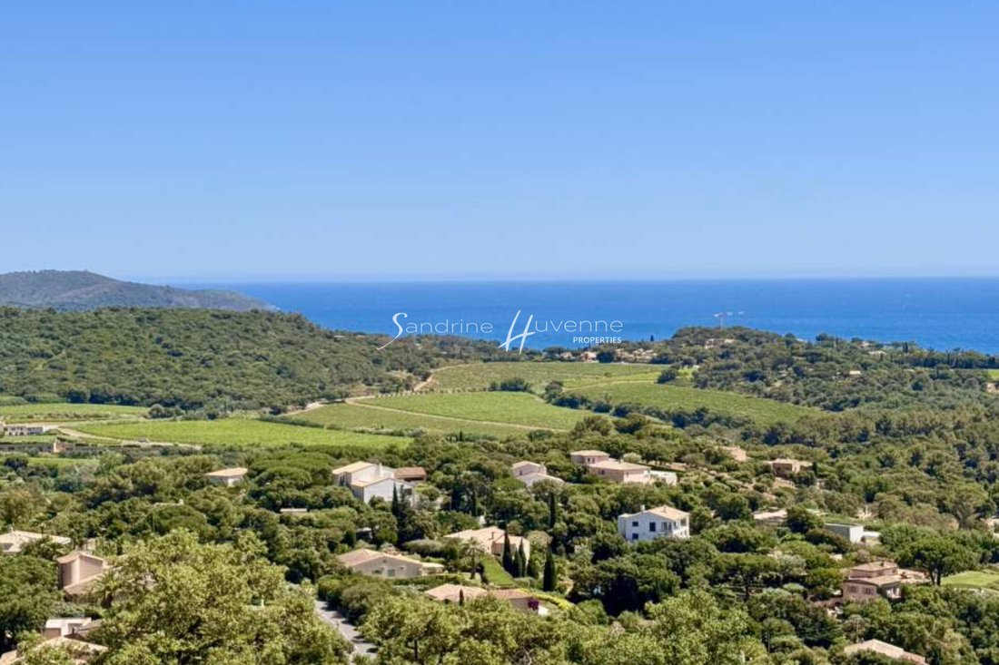 Villa in La Croix-Valmer, Provence-Alpes-Côte d'Azur, France 1 - 18979233