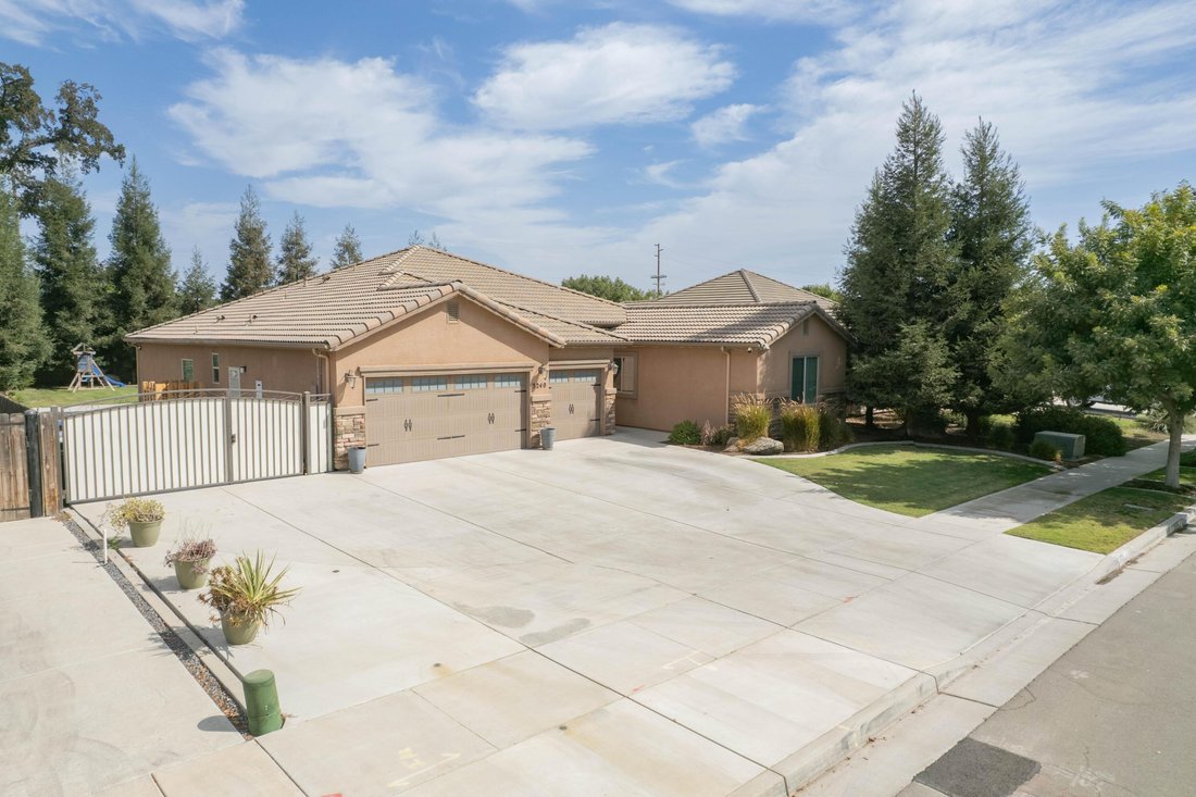 House in Visalia, California, United States 4 - 18967888
