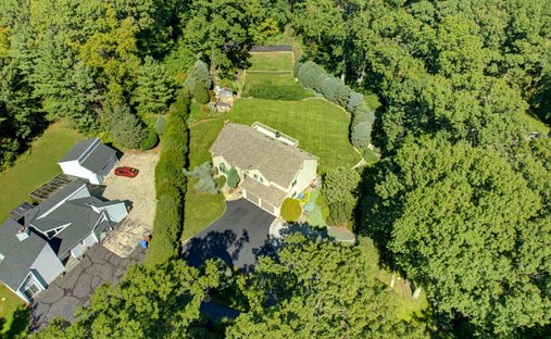 House in Shelton, Connecticut, United States 1