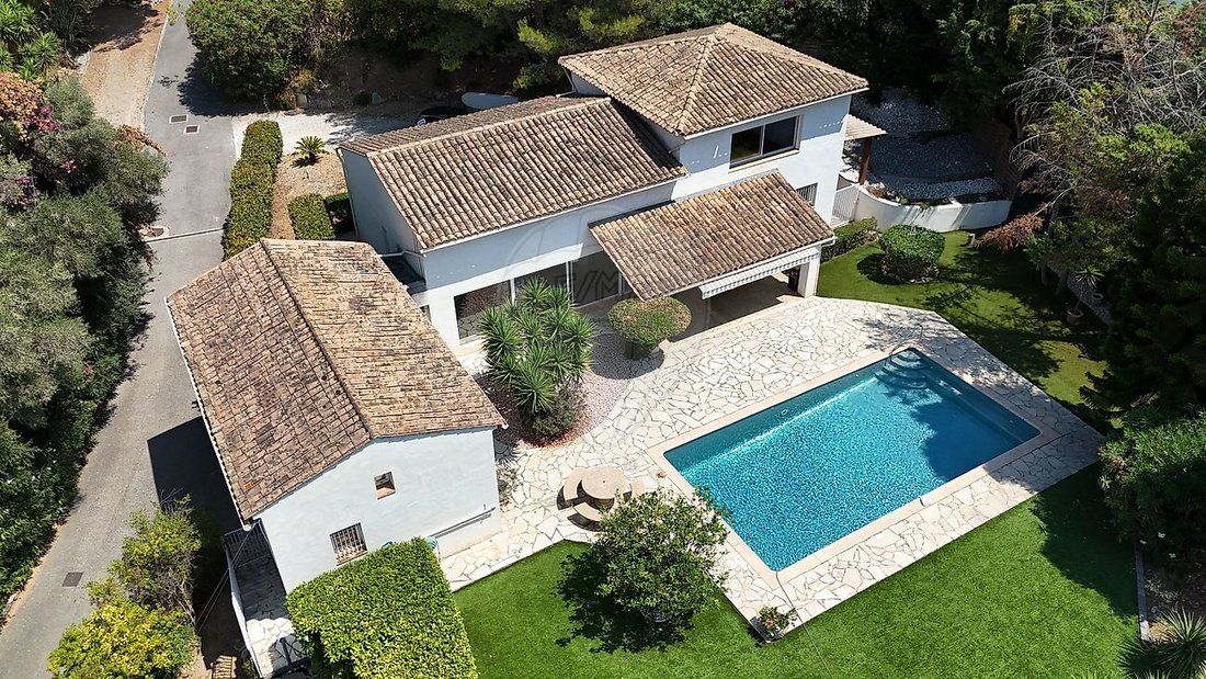 Villa in Antibes, Provence-Alpes-Côte d'Azur, France 1 - 18970934