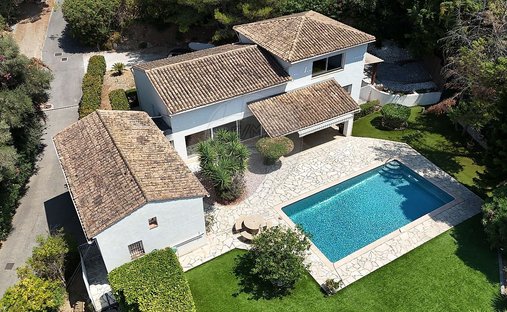 Villa in Antibes, Provence-Alpes-Côte d'Azur, France 1