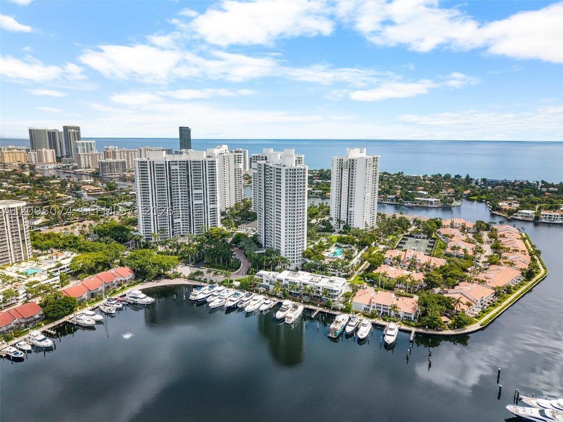 Condominio en Aventura, Florida, Estados Unidos 2 - 18952700