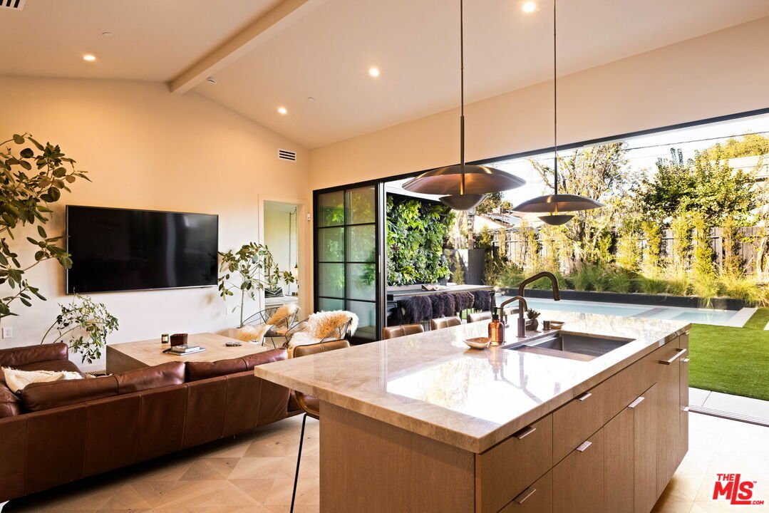 House in Los Angeles, California, United States 5 - 18975045