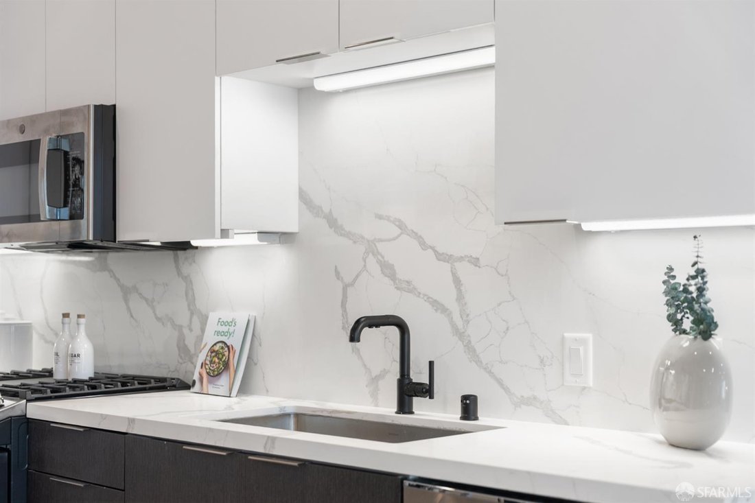 Condo in San Francisco, California, United States 4 - 18975037
