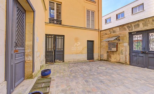 Apartment in Forêt, Saint-Germain-en-Laye, France 1