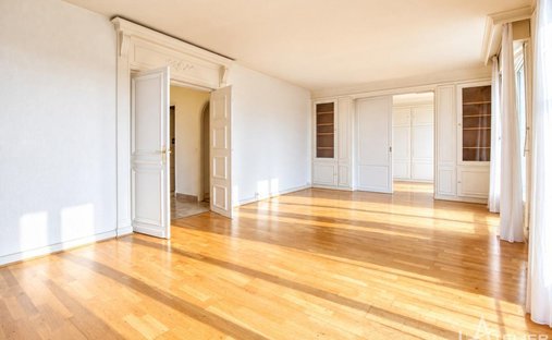 Apartment in Forêt, Saint-Germain-en-Laye, France 1