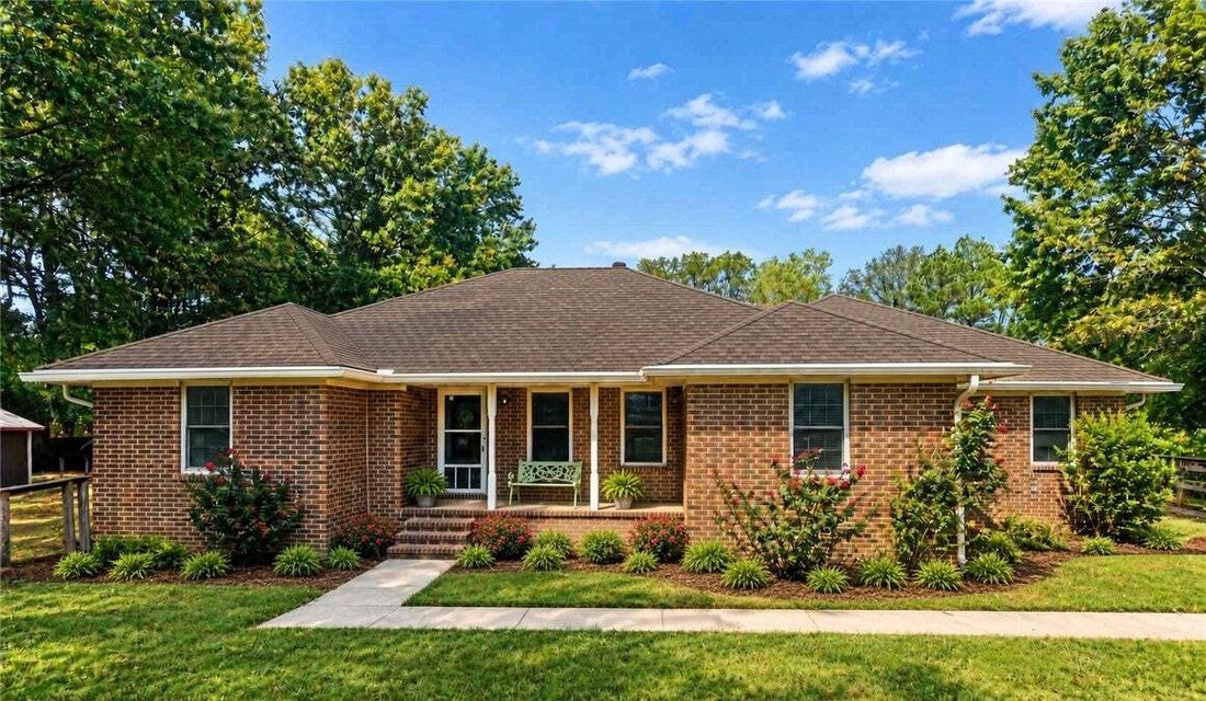 House in Farmington, Arkansas, United States 1 - 18942074