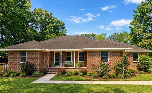 House in Farmington, Arkansas, United States 1