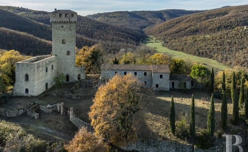 Castillo en Passignano sul Trasimeno, Umbría, Italia 1